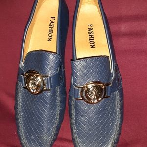 Fashion shoe size 8.5 with coogar buckle